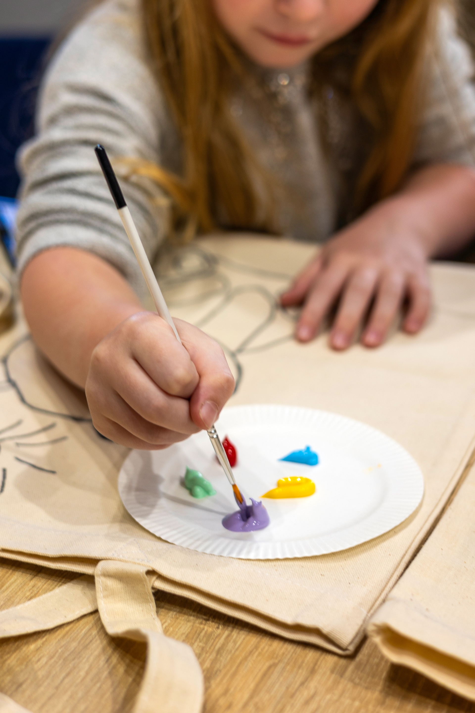 Vaughan-based pediatric occupational therapist supporting fine motor skills through art activities